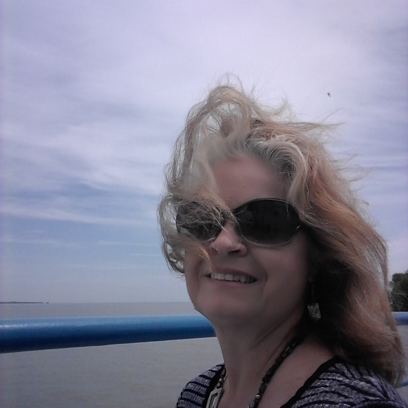 Meet your Posher, Celeste - Picture 4 of 4